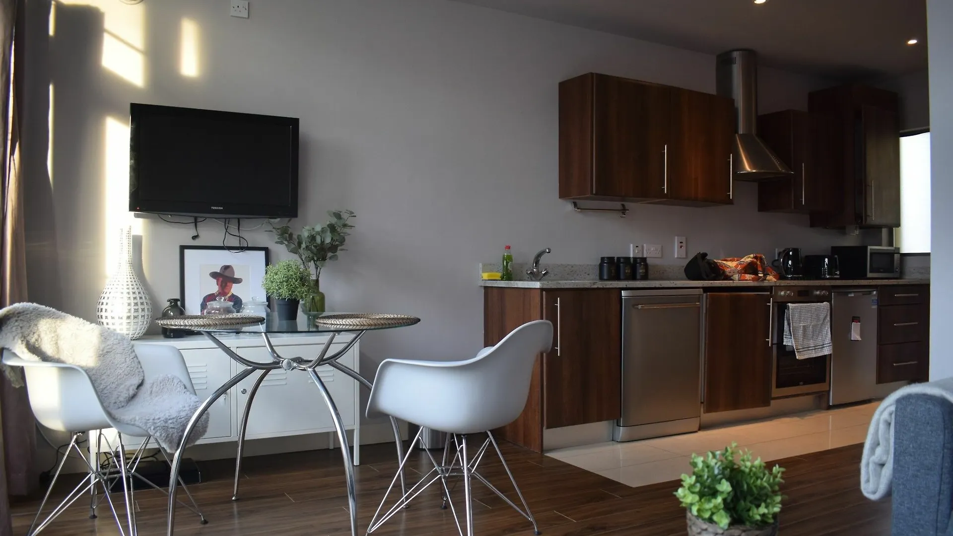 1 Bedroom Apartment With Balcony In Dublin 0*,  Irsko