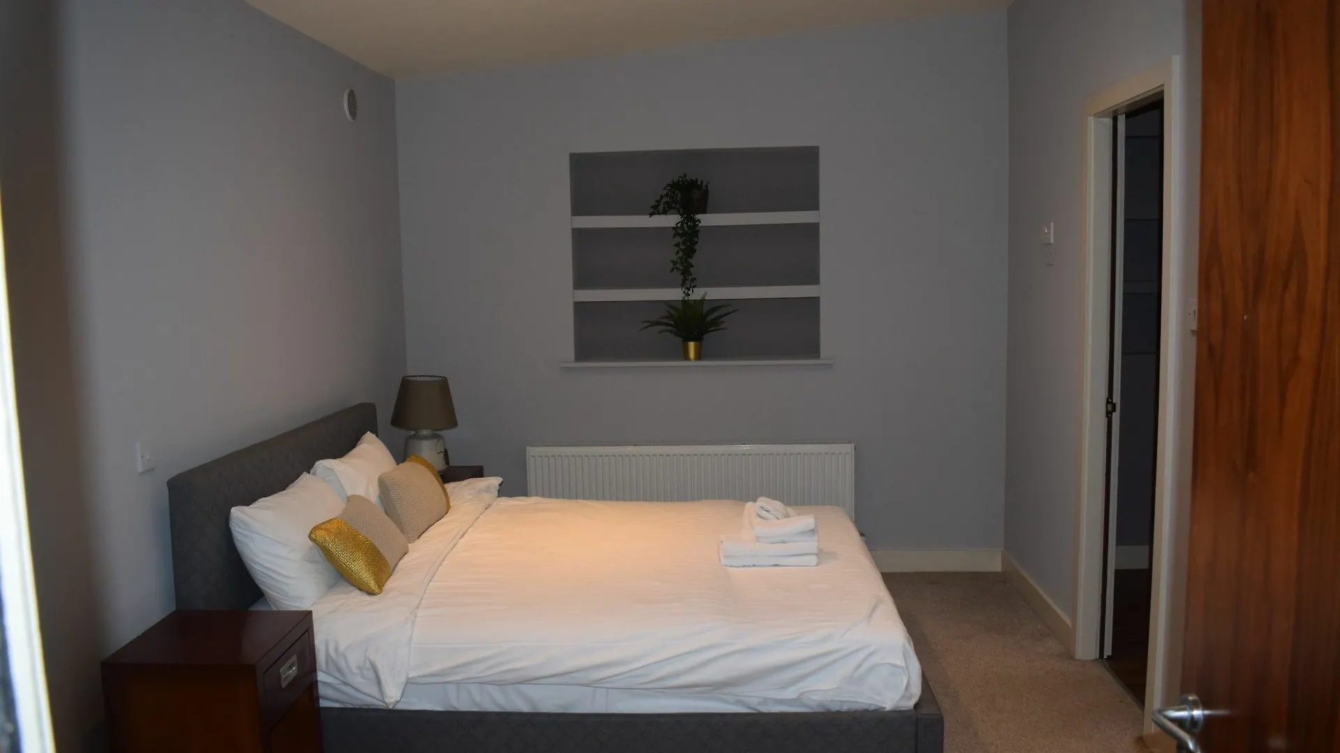 1 Bedroom Apartment With Balcony In 더블린